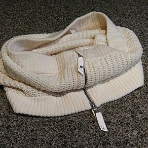 lululemon athletica Accessories - LULULEMON Cream Knit Falling Freely Neck Warmer lululemon athletica Accessories - LULULEMON Cream Knit Falling Freely Neck Warmer
